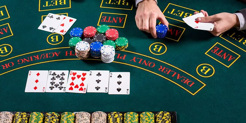 Poker tại 888B là một sân chơi đầy thử thách và chiến thuật